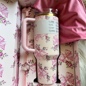 🎀Special Edition 🎀 pink bow with flowers design Stanley tumbler
